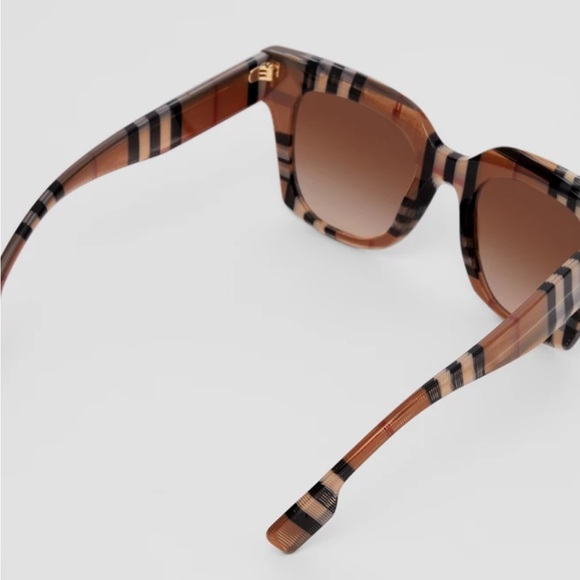 Burberry Sunglasses, New 225 - Picture 5 of 8
